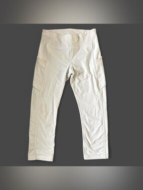 White Lululemon capri leggings with pockets size 6 #activewear #leggings #yoga